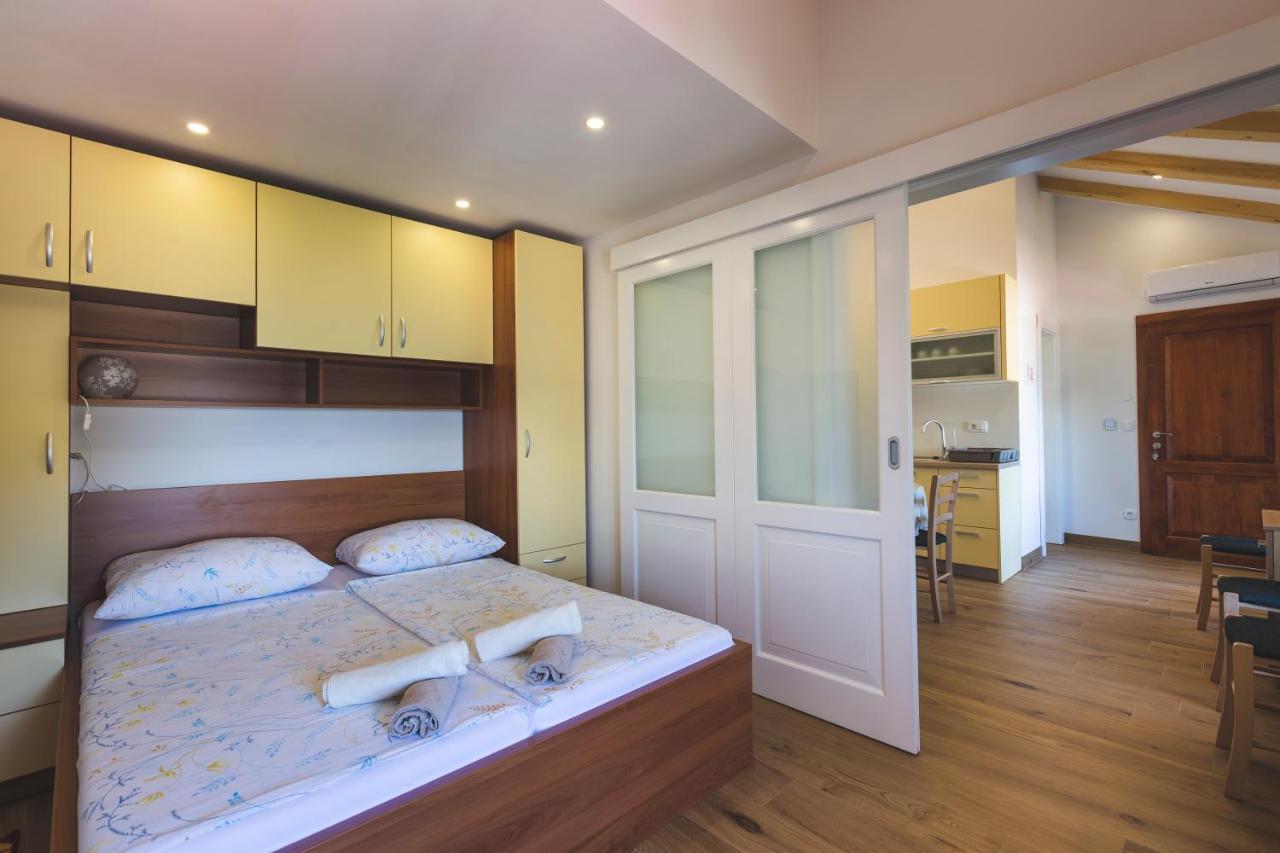 Vinea Apartmani Umag, Ulica G Garibaldia 2 Buitenkant foto