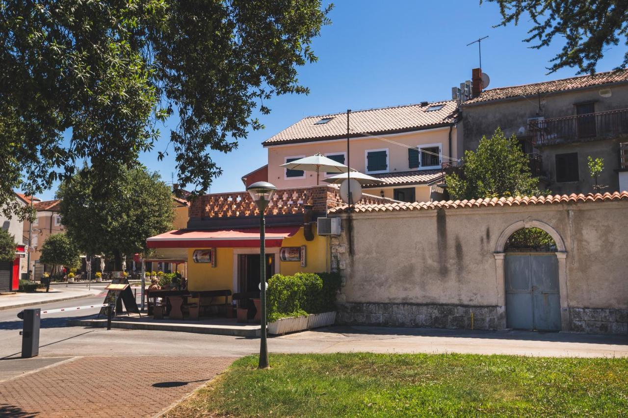 Vinea Apartmani Umag, Ulica G Garibaldia 2 Buitenkant foto