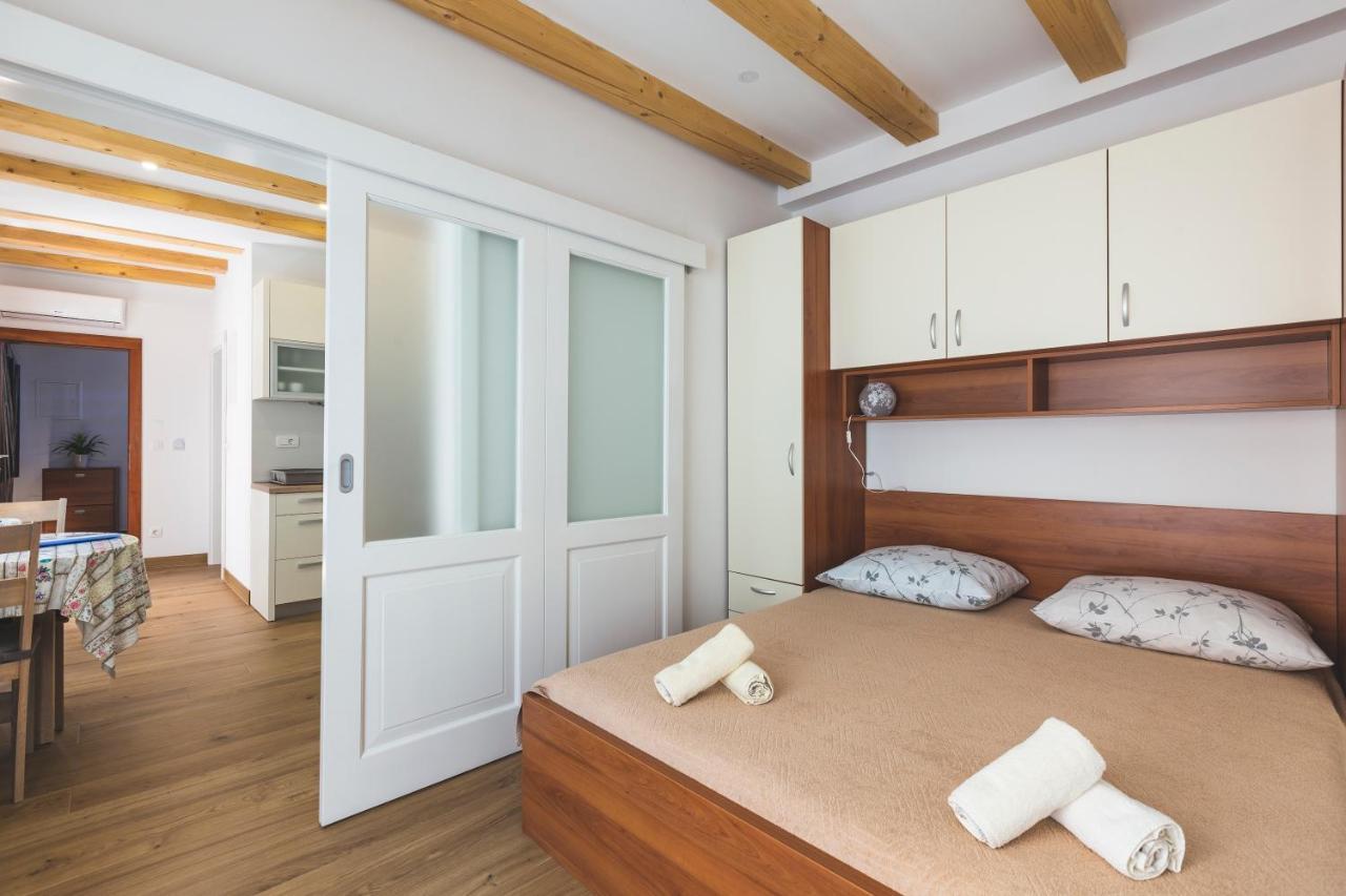 Vinea Apartmani Umag, Ulica G Garibaldia 2 Buitenkant foto