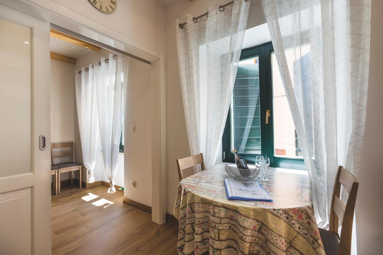 Vinea Apartmani Umag, Ulica G Garibaldia 2 Buitenkant foto